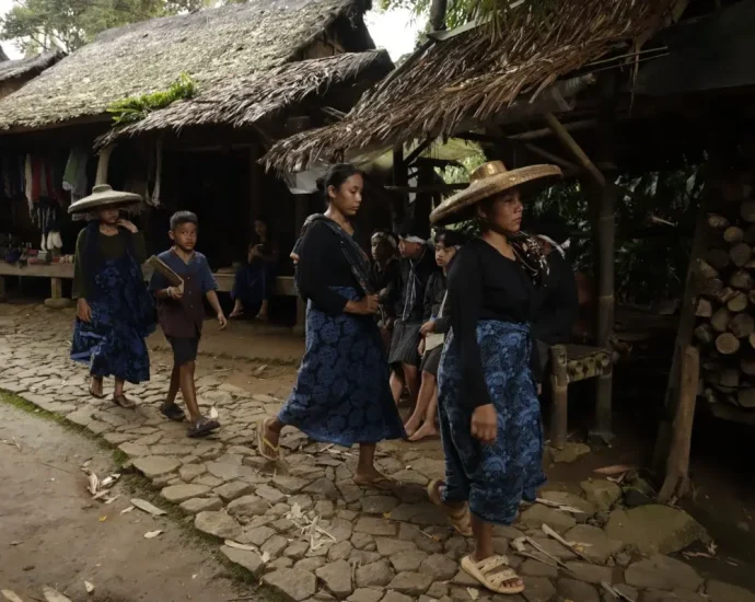 Kebiasaan Masyarakat yang Menjadi Cermin Budaya dan Perubahan Waktu