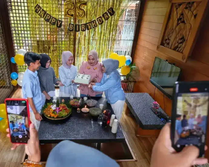 Media Sosial: Dari Sarana Komunikasi ke Pusat Hiburan